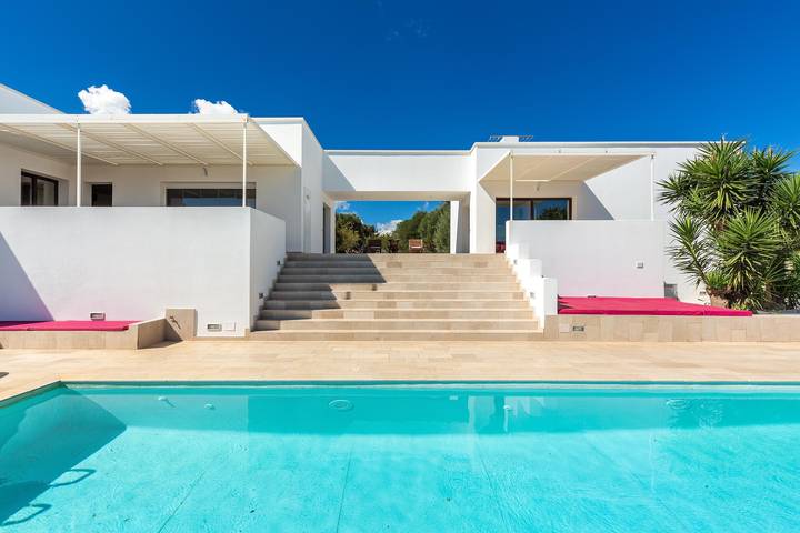 Location de vacances pour 10 personnes, avec Jardin et Piscine à Carovigno