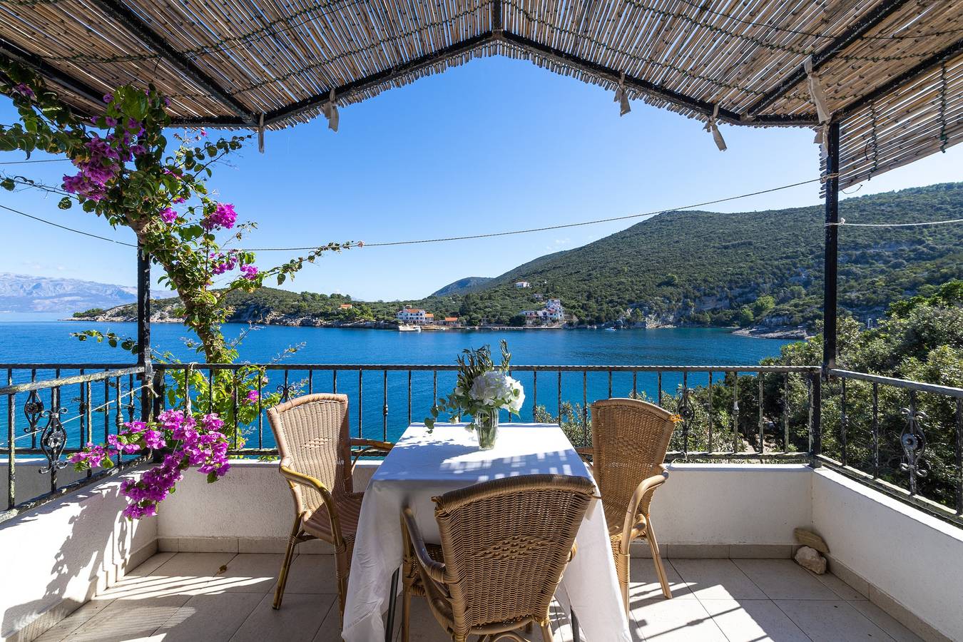 Geheel appartement, Studio appartement aan het strand Baai Pokrivenik, Hvar As-2073-b in Hvar