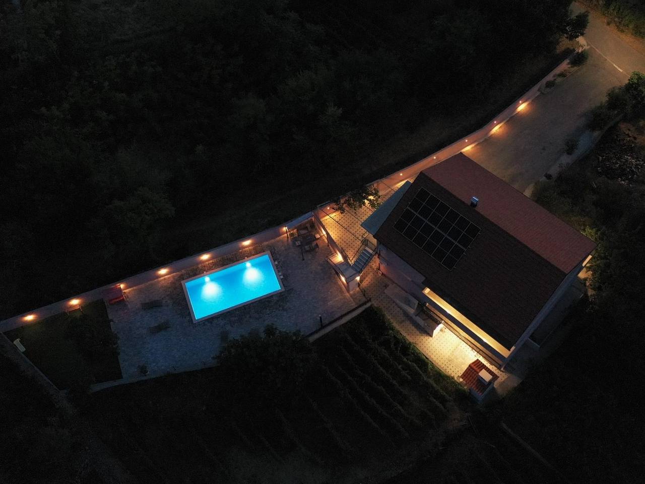 Ganze Wohnung, 3-Zimmer-Ferienwohnung mit Pool Zmijavci, Zagora A-27159-a in Imotski, Makarska Riviera