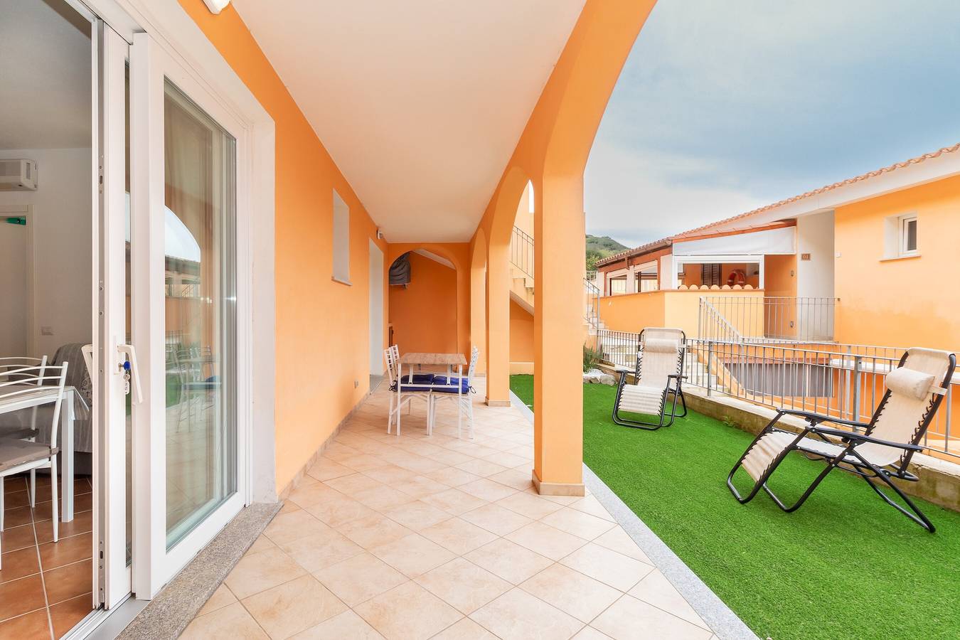 Ganze Wohnung, Ferienwohnung 'Green Garden F1' mit Meerblick Garten & Wlan in Trinità d'Agultu e Vignola (Borgo), Trinità d'Agultu e Vignola und Umgebung