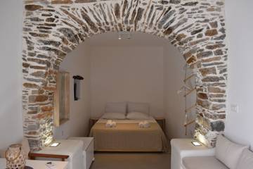 Gîte pour 3 personnes, avec terrasse, adapté aux familles dans Kithnos Chora