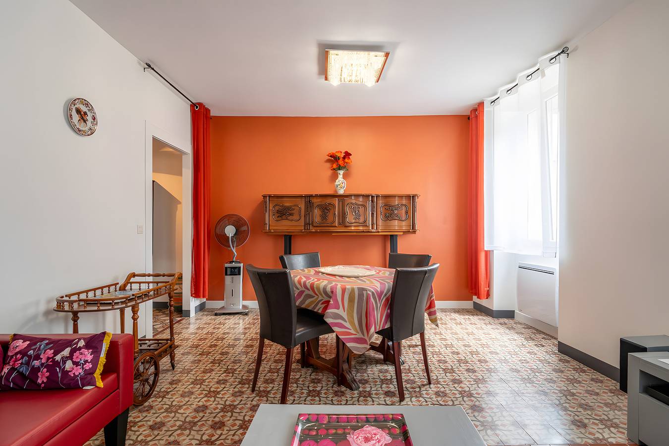 Vakantiehuis 'Le Parcours Cathare' met Uitzicht op de Bergen, Wi-Fi en Airconditioning in Olonzac, Canal du Midi