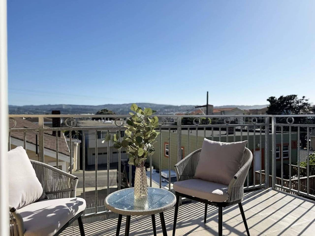 Ganze Wohnung, South Sf Spacious Entire unit with 3brs 3Bth on 2F in South San Francisco, San Mateo County
