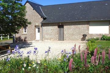 Gîte pour 6 personnes, avec terrasse et jardin à Nibas