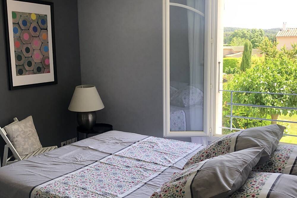 Wonderful villa with heated pool near the Mont Ventoux in Pernes-les-Fontaines, Vaucluse