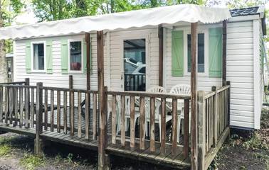Mobil home pour 6 personnes, avec jardin ainsi que piscine et terrasse, animaux acceptés dans Lac d'Aureilhan