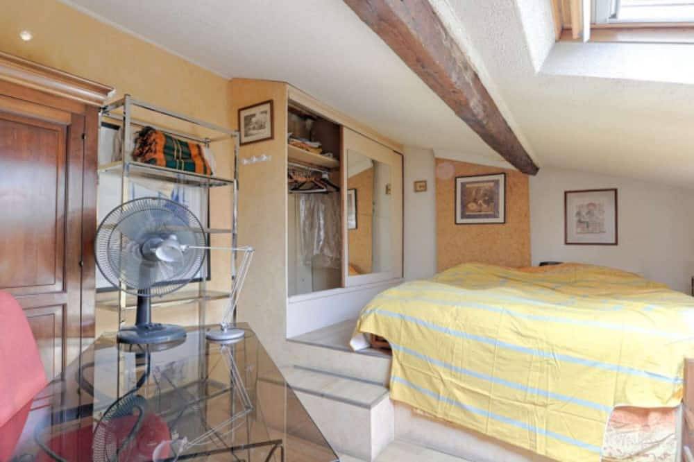 Discover Les Bamboos de Malakoff, a whole house on the outskirts of Paris in Malakoff, Hauts-de-Seine