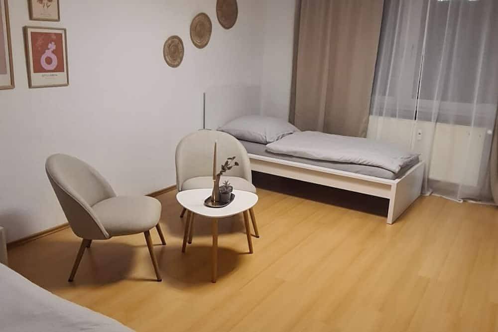 Ganze Wohnung, Merci Ferienwohnung in Niestetal, Hessisches Bergland