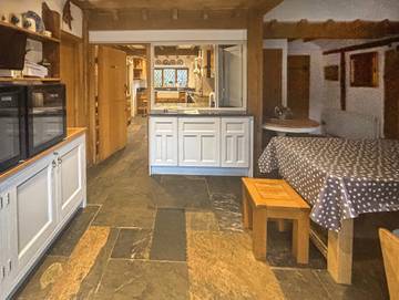 Cottage for 12 People in Plaistow, West Sussex, Photo 4