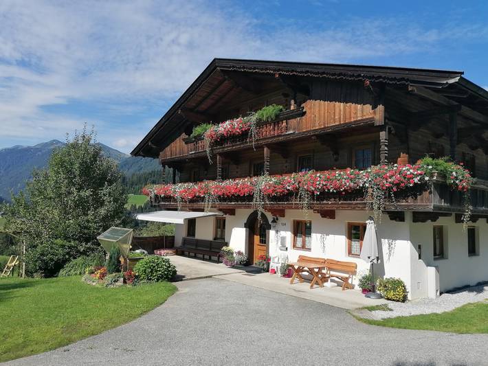 Ferienwohnung für 4 Personen, mit Balkon und Ausblick in Brandenberg