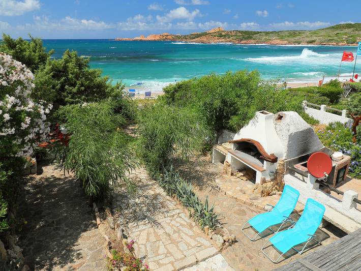 Appartamento per 3 persone, con Terrazza e Giardino a Isola Rossa