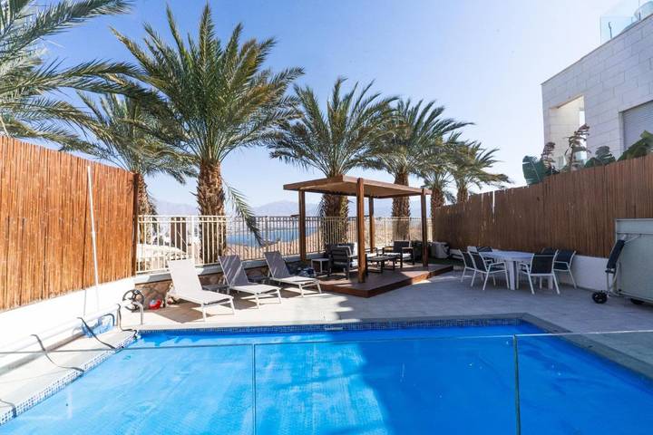 Chalet para 10 personas, con jacuzzi además de piscina y jardín, Familias con niños - 1