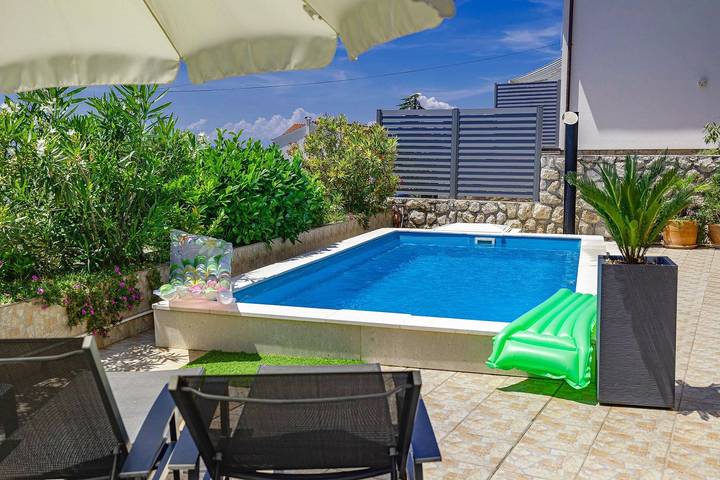 Ferienwohnung für 6 Personen, mit Garten und Terrasse sowie Pool, kinderfreundlich in Dramalj - 3