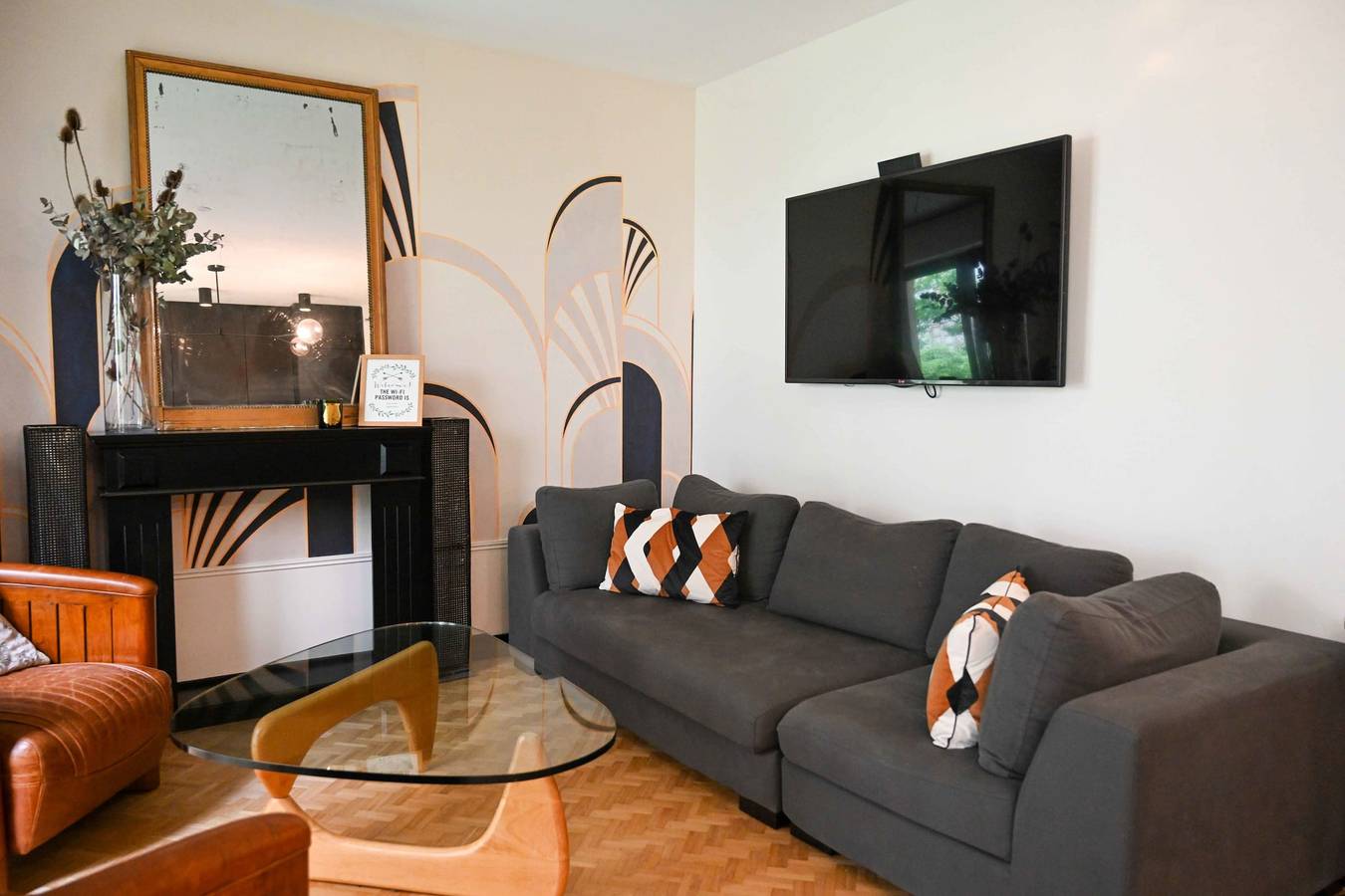 Entire apartment, Nice 85 M² Decorated With Nice Terrace With Trees in Paris, Ile de France
