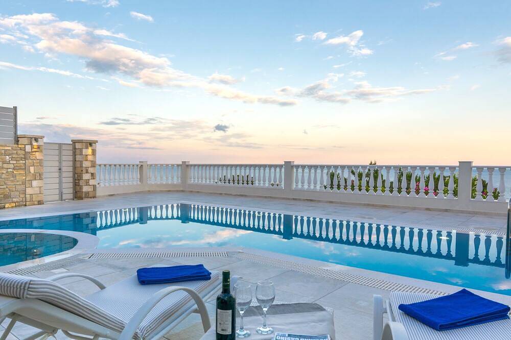 Luxusvilla mit atemberaubender Aussicht und erstklassiger Ausstattung, ideal für Familien in Achlia, Kreta Süden