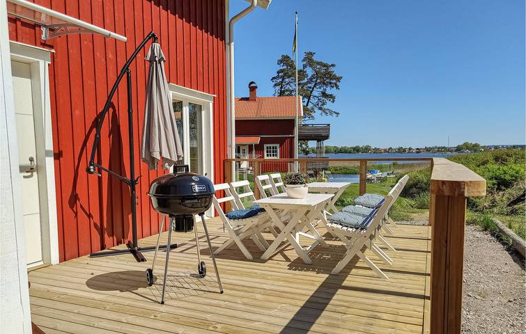 Hus för 7 Personer med trädgård in Vänersborg, Vänern