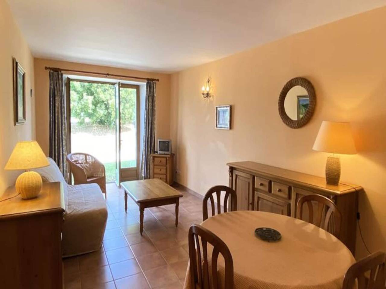 Apartamento entero, Lejlighed med pool på en este in Brunet, Alpes de Alta Provenza