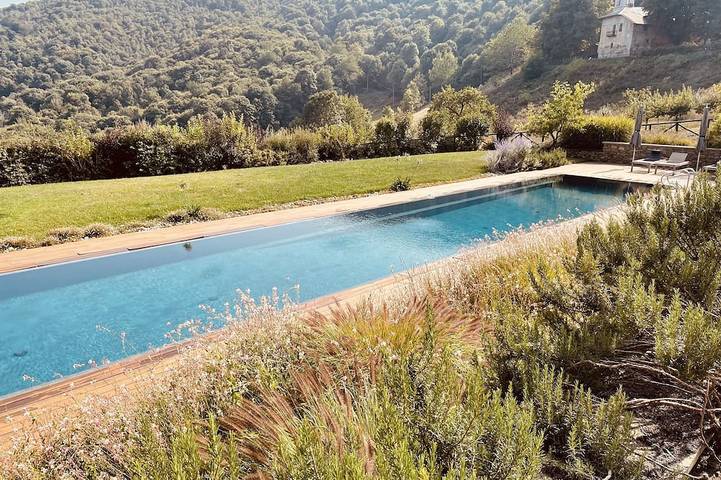 Villa con piscina per 6 persone, con giardino e idromassaggio nonché sauna in Piemonte