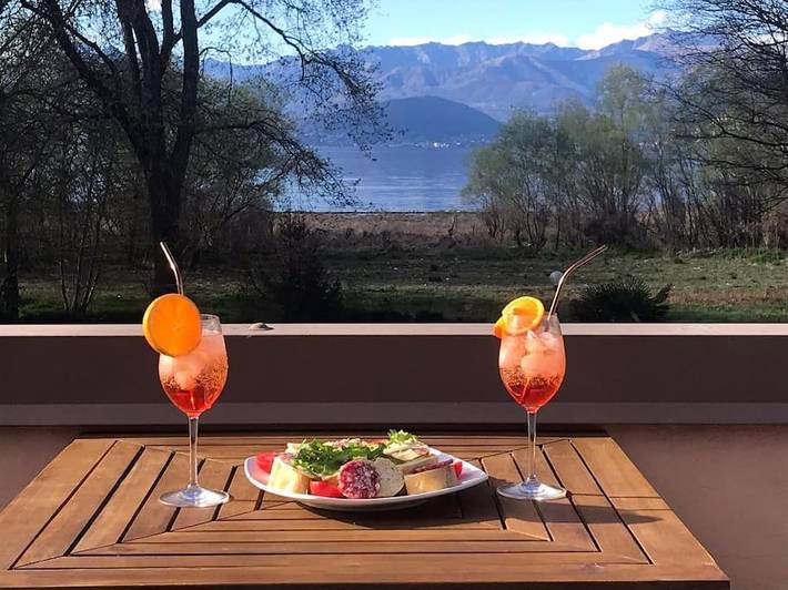 Appartement de vacances pour 3 personnes, avec piscine et vue ainsi que vue sur le lac et terrasse - 1