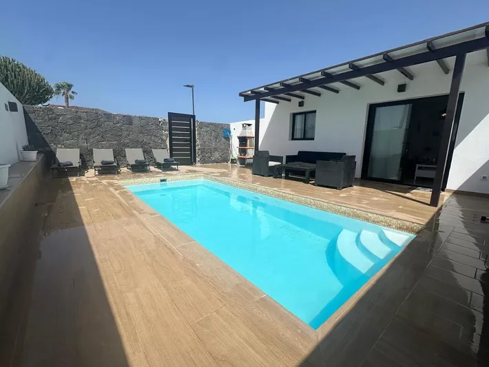 Chalet para 4 personas, con jardín además de piscina y vistas - 1