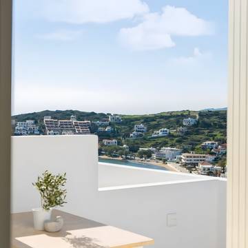 Gîte pour 4 personnes, avec balcon et jardin dans Andros