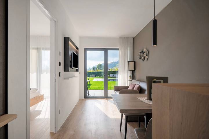 Entire apartment, Apartment Weingut Gasshof Alma with Mountain View, Pool and Sauna in Berg (Eppan), Eppan an der Weinstraße
