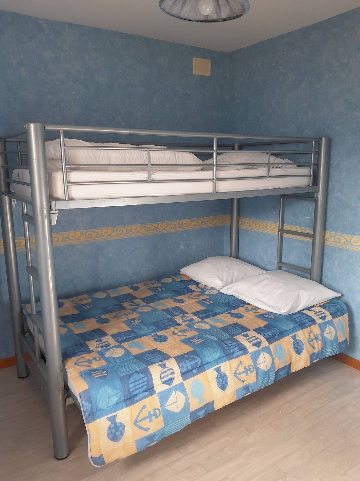 Entire apartment, Apartment 'La Fontaine Bénite' with Private Terrace, Wi-Fi and Air Conditioning in Seyssel, Saint-Julien-en-Genevois region