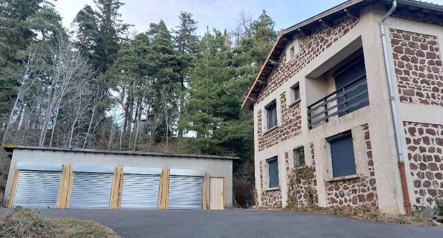 Location de vacances pour 7 personnes, avec jardin ainsi que vue et sauna à Allègre - 4