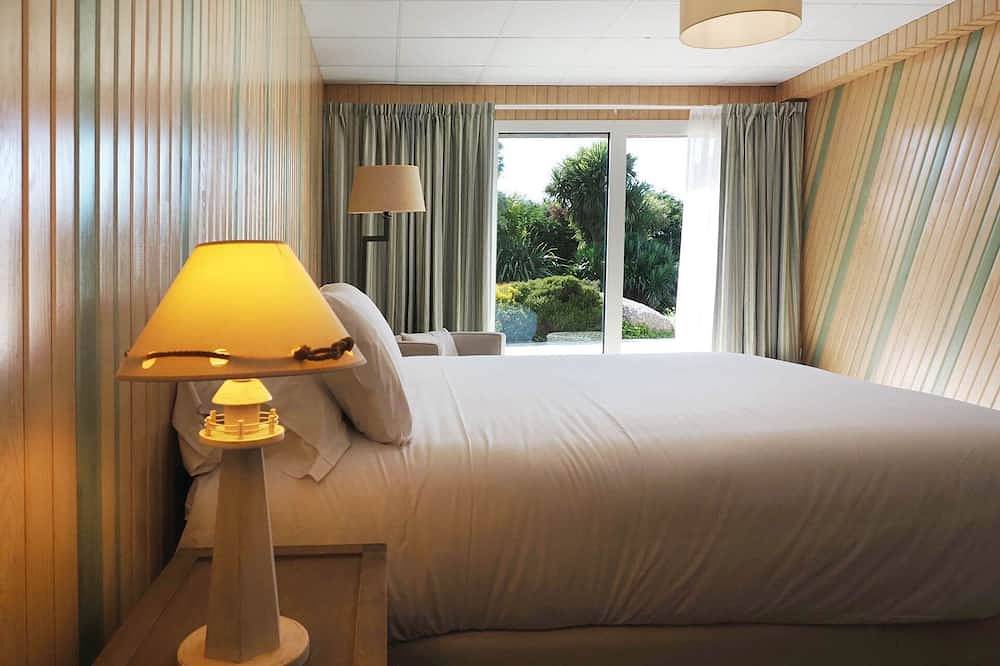 Apartamento entero, Charming house in Porspoder with outdoor pool – Near beaches & quiet setting in Porspoder, Región de Brest