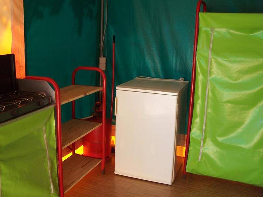 Camping La Sole - Bungalow toilé 5 personnes - Sans sanitaire in Puybrun, Lot