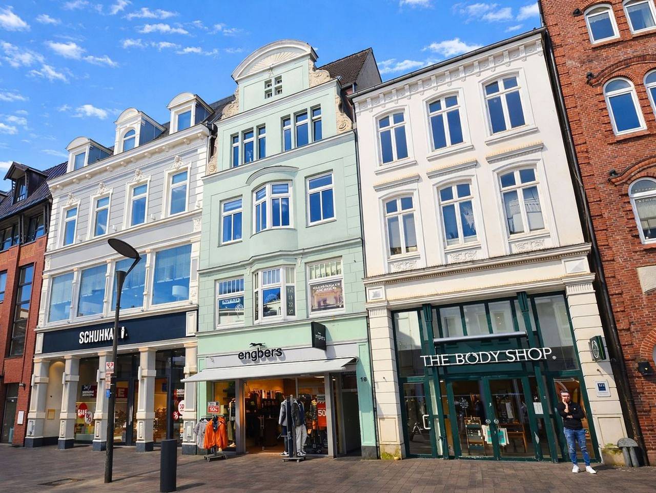 Ganze Ferienwohnung, - Royal Suite - Royal Suite / zentral gelegene 3-Zimmer-Wohnung mit Balkon im 2. Og in Flensburg, Flensburger Förde