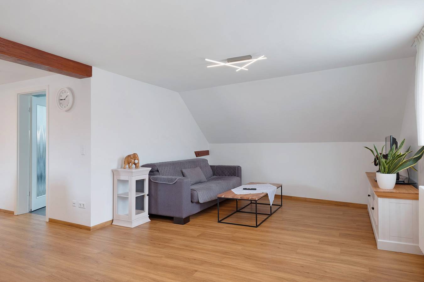 Geheel appartement, Appartement 'Mit 75qm' met Balkon en Wi-Fi in Müllheim, Zuidelijk Zwarte Woud