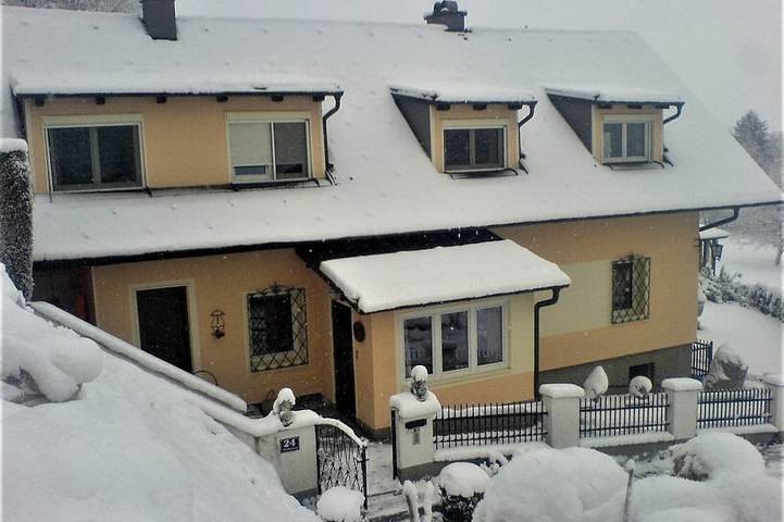 Ferienwohnung für 3 Personen, mit Garten und Balkon in Gmunden - 2