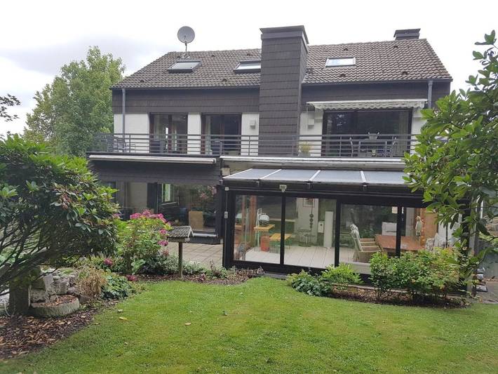 Ferienwohnung für 4 Personen, mit Balkon und Terrasse sowie Garten und Pool in Witten
