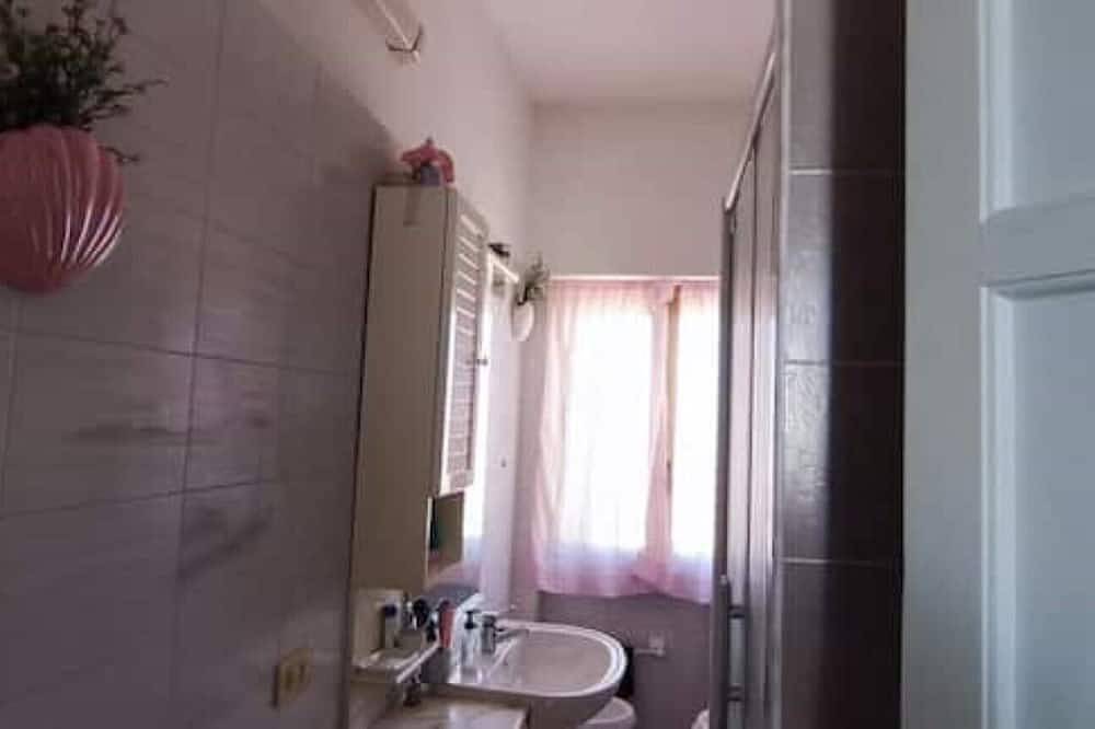 Apartamento entero, Espectacular paseo marítimo conectado con el centro de Roma in Ostia, Roma