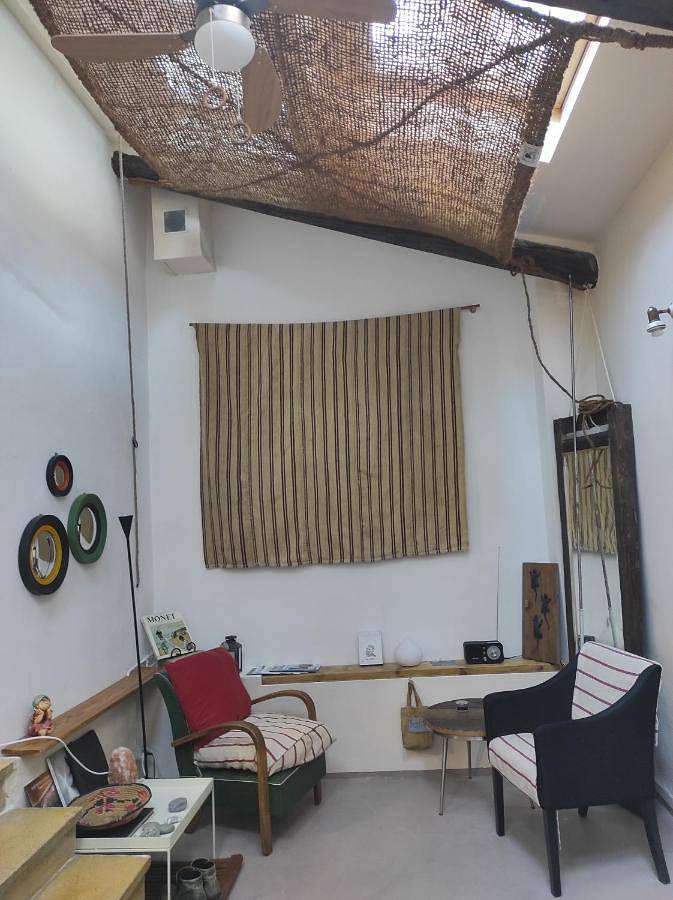 Appartement entier, Apartment with Balcony in Vaison-la-Romaine, Parc naturel régional du Mont-Ventoux
