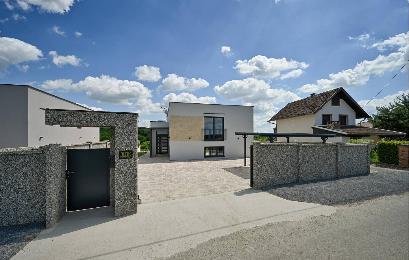 Geräumige 156 m² große Wohnung mit Pool, WLAN, Parkplatz und Grill in Bjelovar-Bilogora