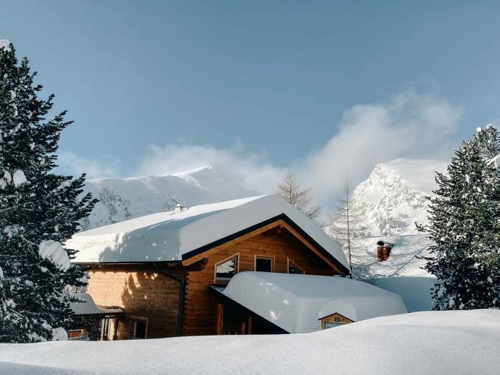 Ferienhaus für 8 Personen, mit Balkon und Terrasse sowie Garten und Sauna am Falkertsee