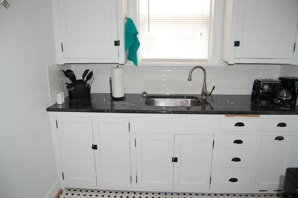 Ganze Wohnung, Historisches Herrenhaus von Phelps; Hauptniveau Suite # 1 in Decorah, Winneshiek County