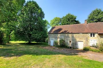 Gîte pour 12 personnes, avec jardin à La Mesnière