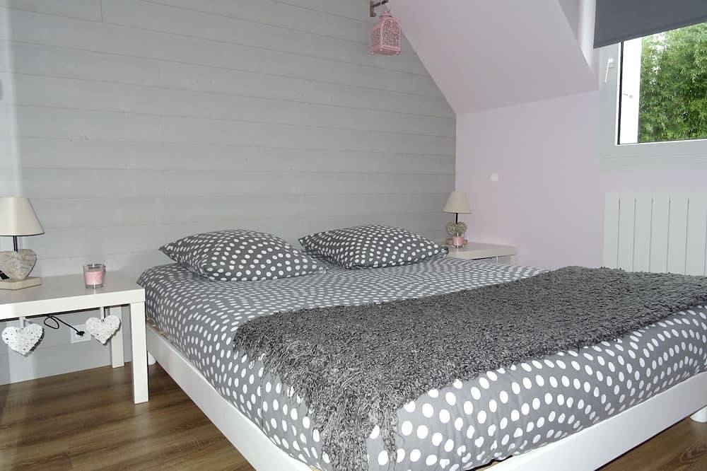 Appartement entier, Appart 4 pers. swimming pool, jacuzzi in Port-en-Bessin-Huppain, Région de Bayeux
