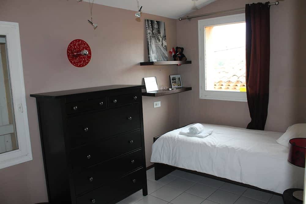 Moderne Villa mit Pool, 7 Pers., ruhig, in Lourmarin. in Lourmarin, Regionaler Naturpark Luberon