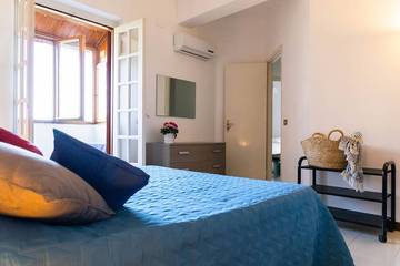 Villa for 4 Guests in Addaura, Palermo Province, Picture 2