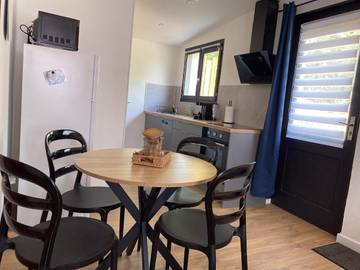 Gîte pour 2 personnes, avec vue sur le lac ainsi que piscine et jardin à Rue (homonymie)