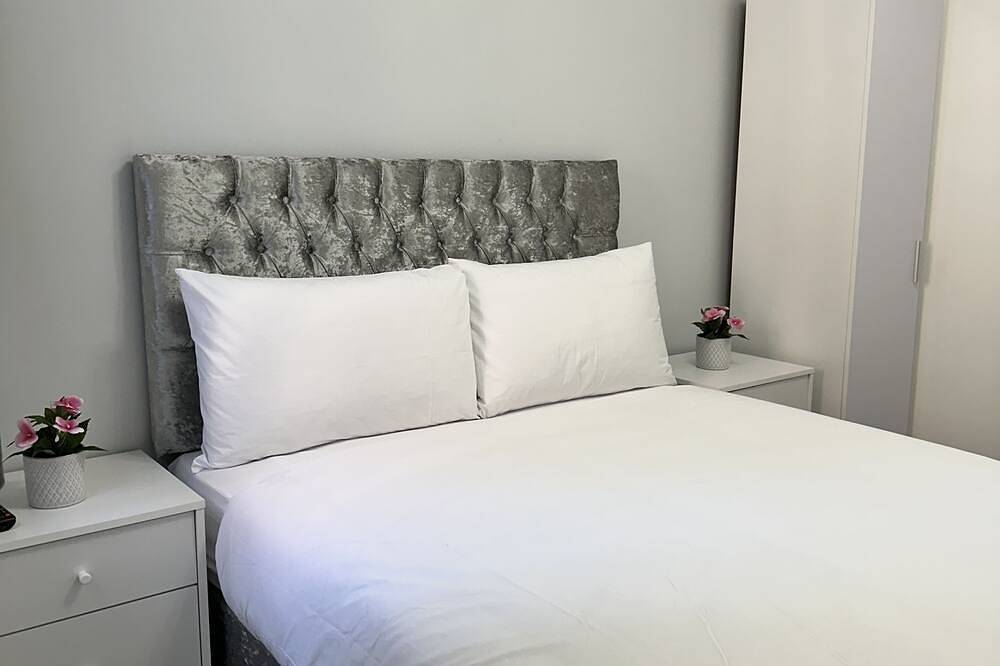 Entire apartment, Granada Apartments Holmfield Rd flat 1 ground floor in Blackpool Pleasure Beach, North West England