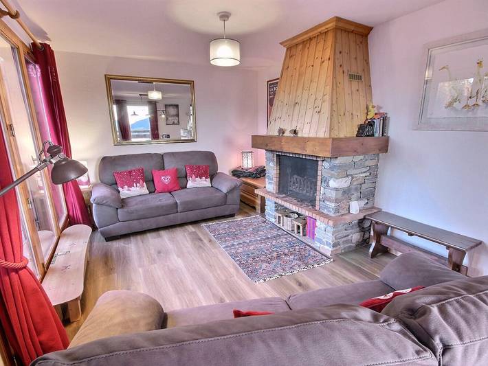 Gîte pour 12 personnes, avec terrasse, animaux acceptés à Peisey-Nancroix - 2