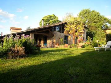 Chambre d’hôte pour 3 personnes, avec jardin à Puycelsi
