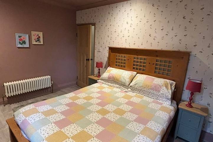 Cosy cottage in Wakefield. Perfect for long stays in Wakefield, Westliches Yorkshire