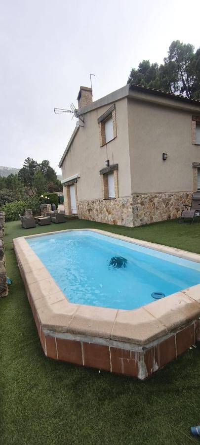 Casa rural para 10 personas, con Balcón y Terraza además de Jardín y Piscina en Riópar