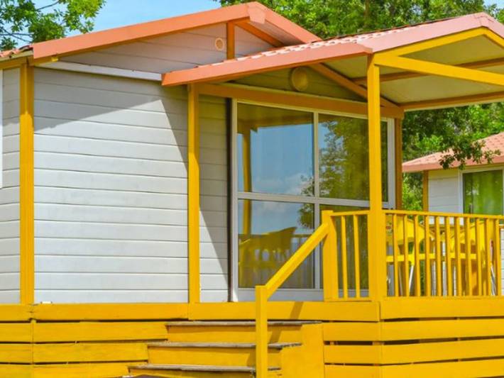Ferienhaus für 4 Personen, mit Terrasse und Pool